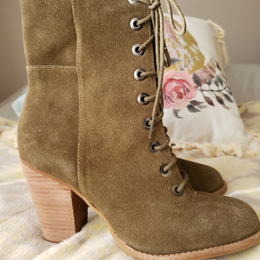 MIA Fontanna lace up boots